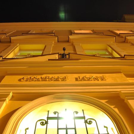 Pension Imperial Spa Йичин Экстерьер фото