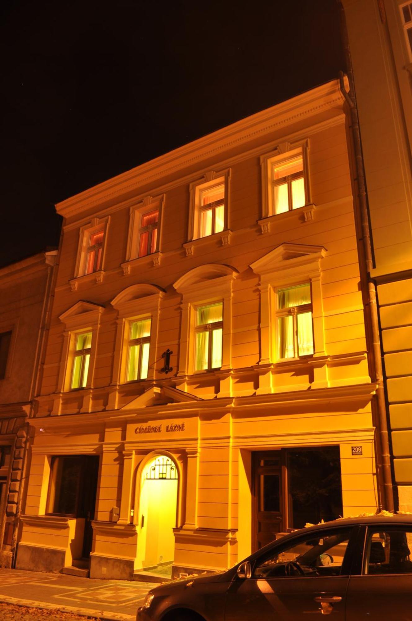 Pension Imperial Spa Йичин Экстерьер фото
